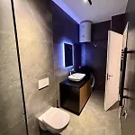 Santa Quaranta 3 *