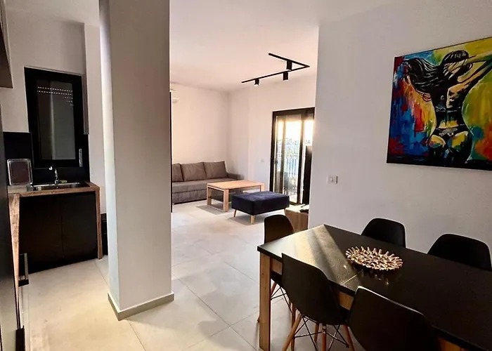 Santa Quaranta 3 *