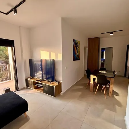 Santa Quaranta 3 Apartment *