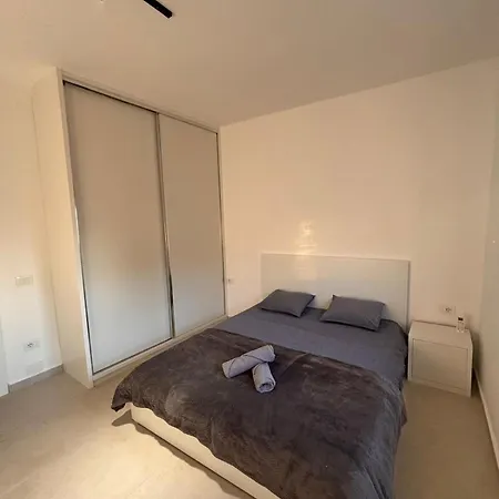 Santa Quaranta 3 Apartment